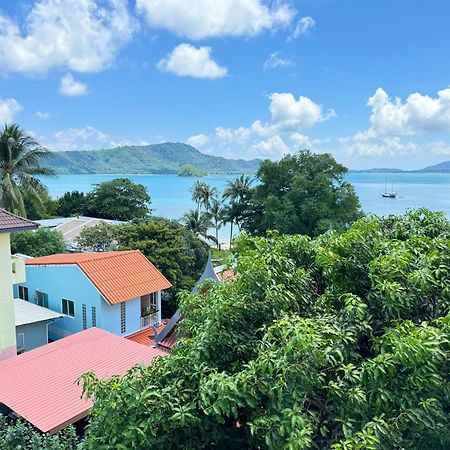 Sea Dreamer Beachfront Apartments Phuket Extérieur photo