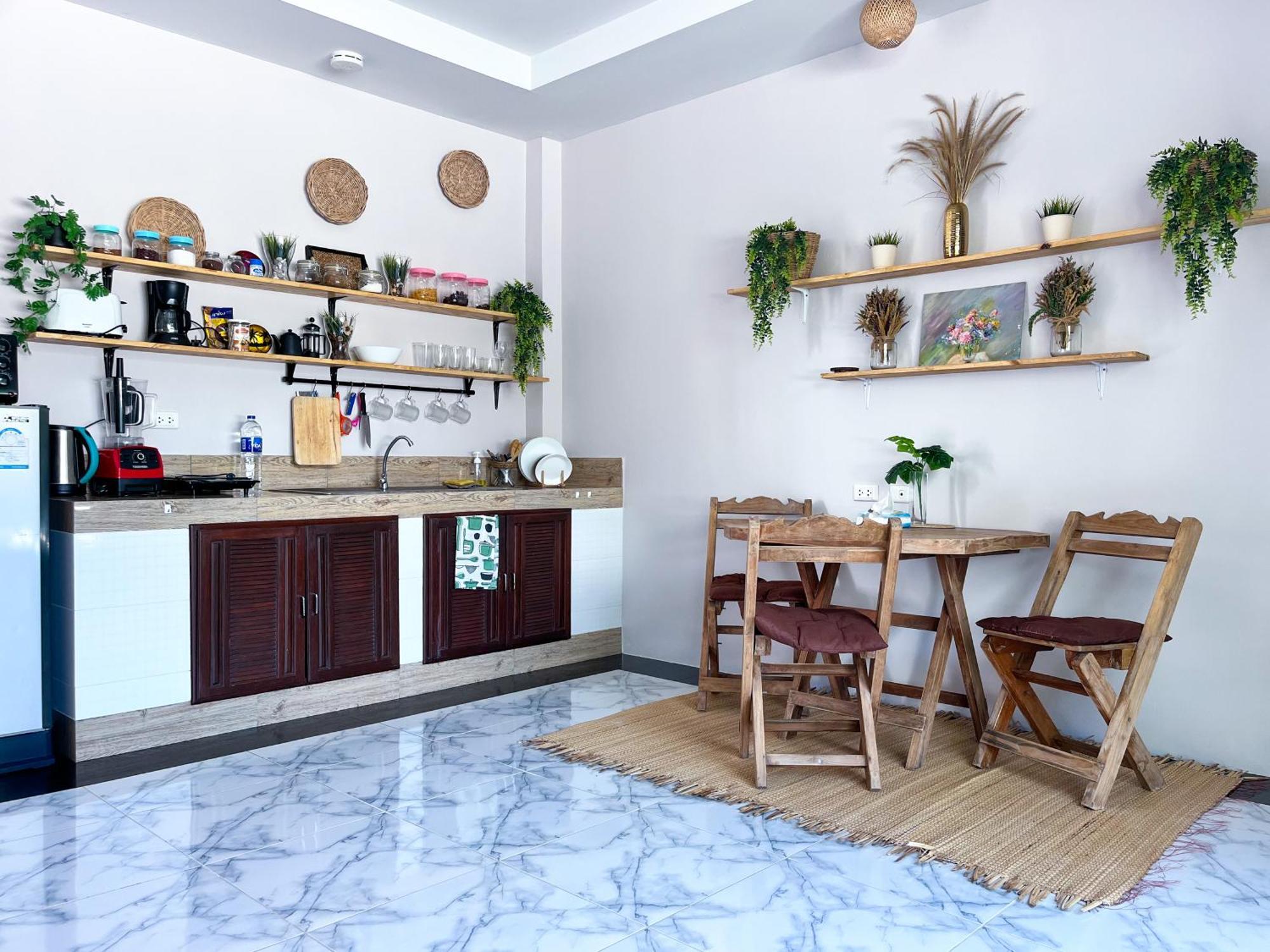 Sea Dreamer Beachfront Apartments Phuket Extérieur photo