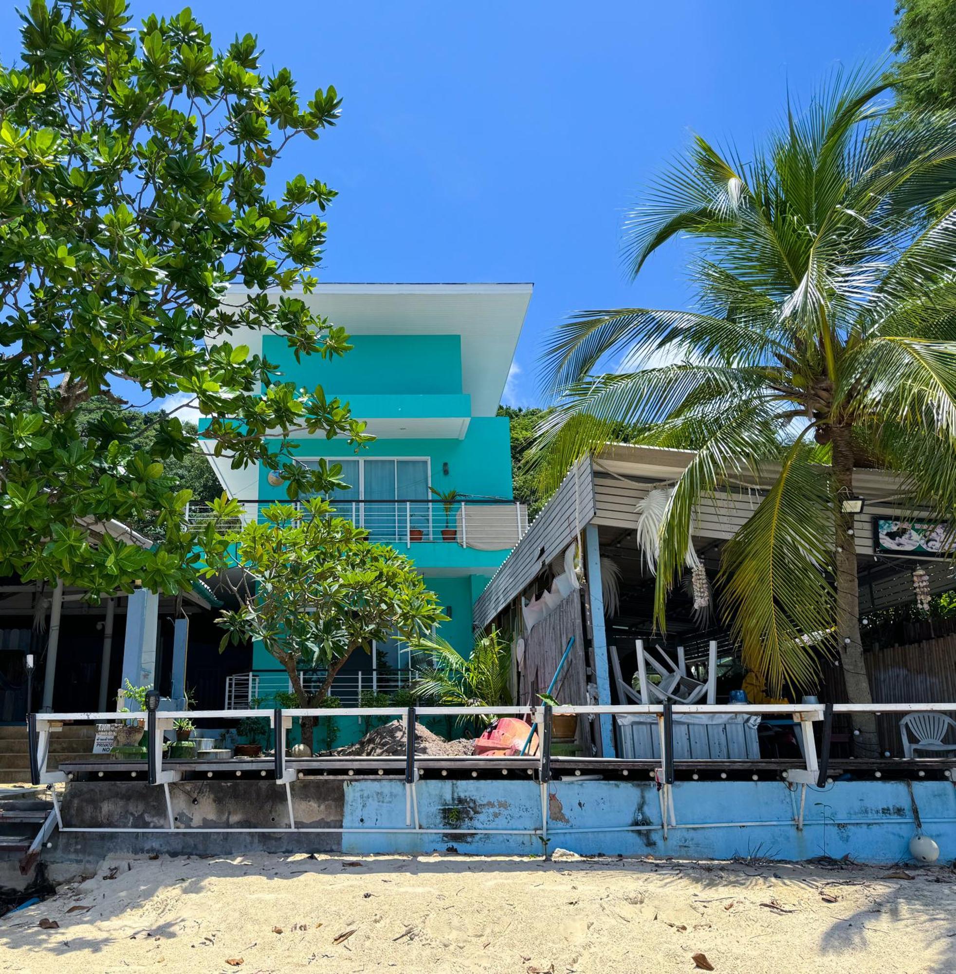 Sea Dreamer Beachfront Apartments Phuket Extérieur photo
