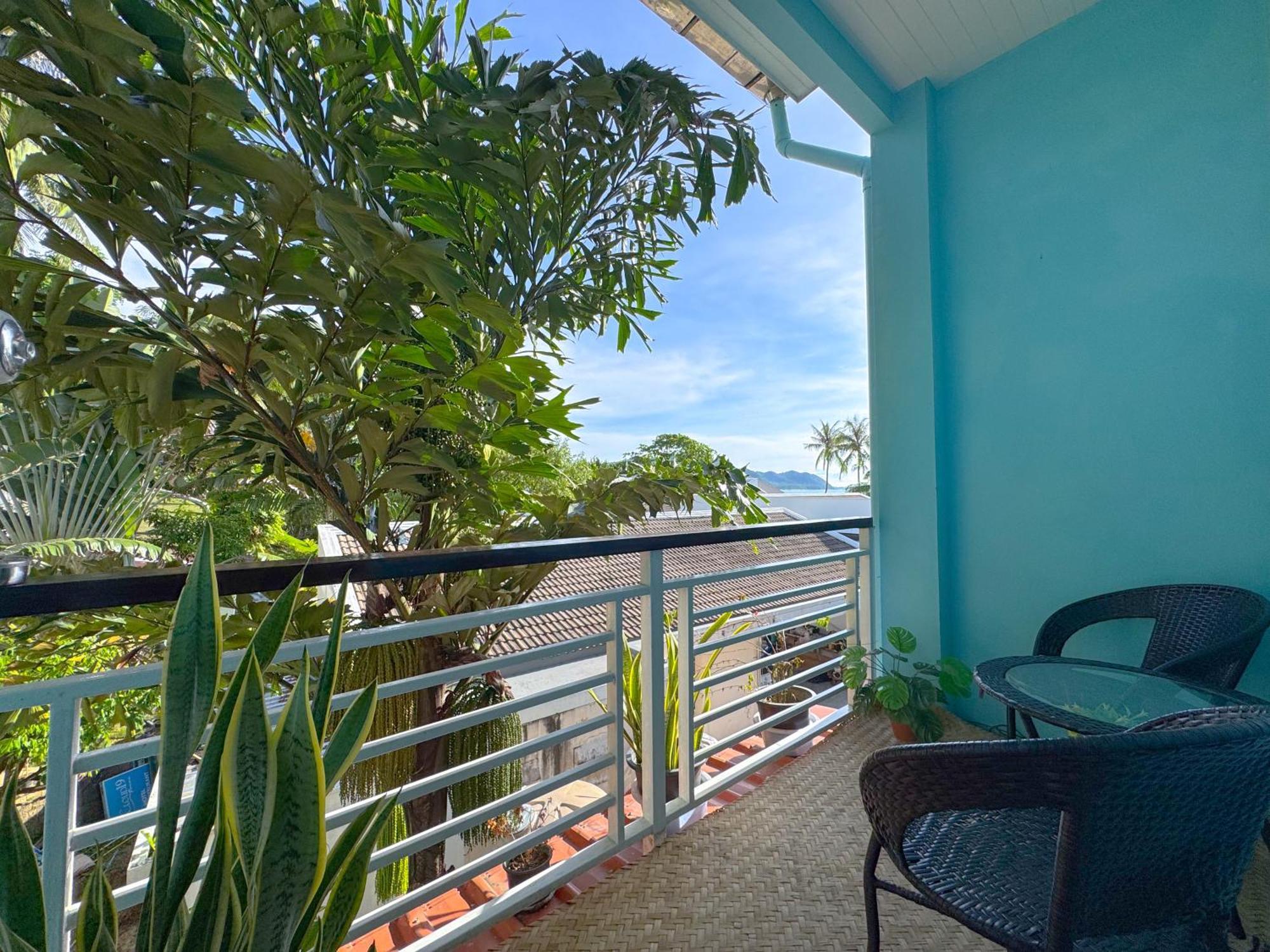 Sea Dreamer Beachfront Apartments Phuket Extérieur photo