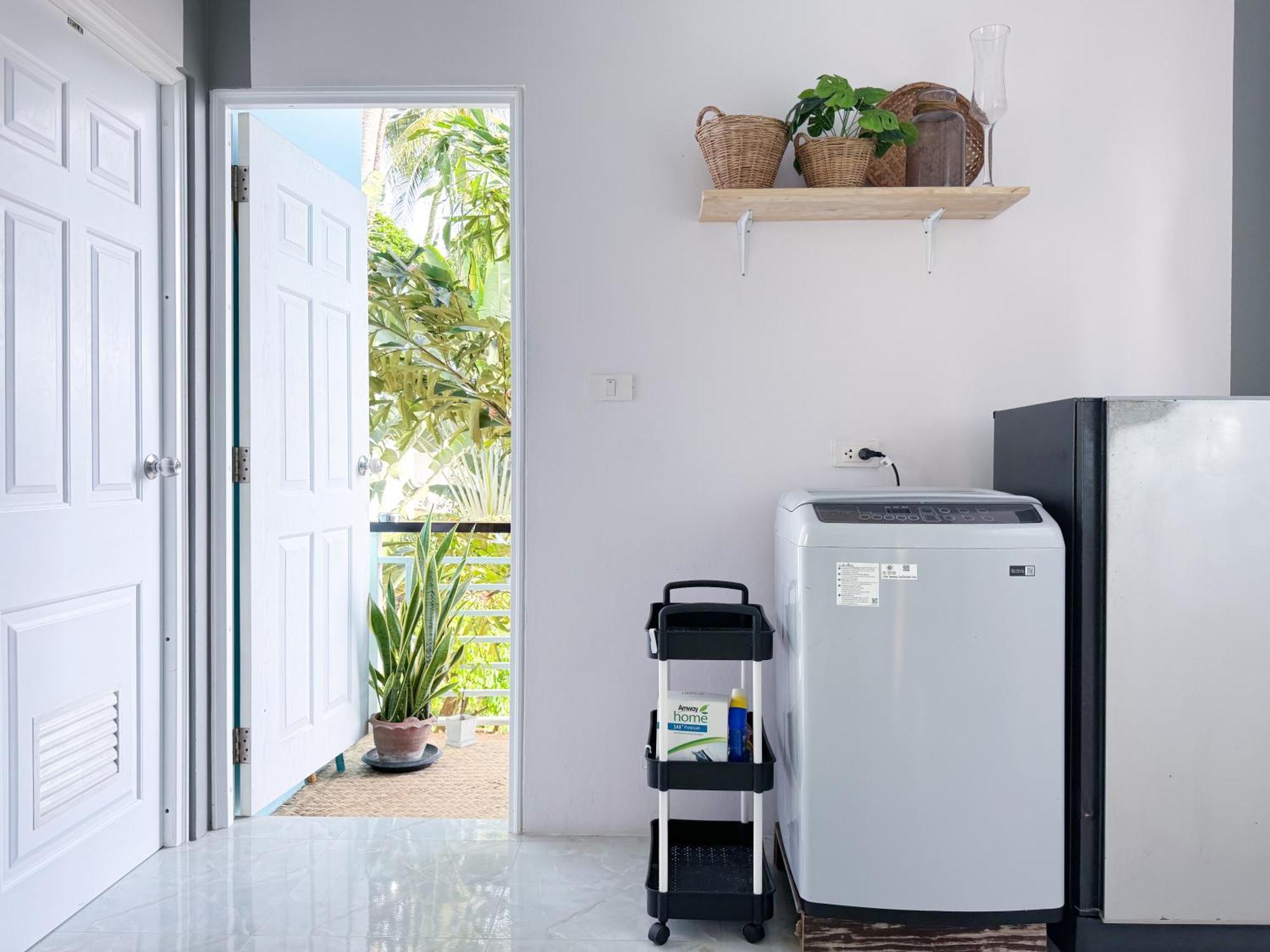 Sea Dreamer Beachfront Apartments Phuket Extérieur photo