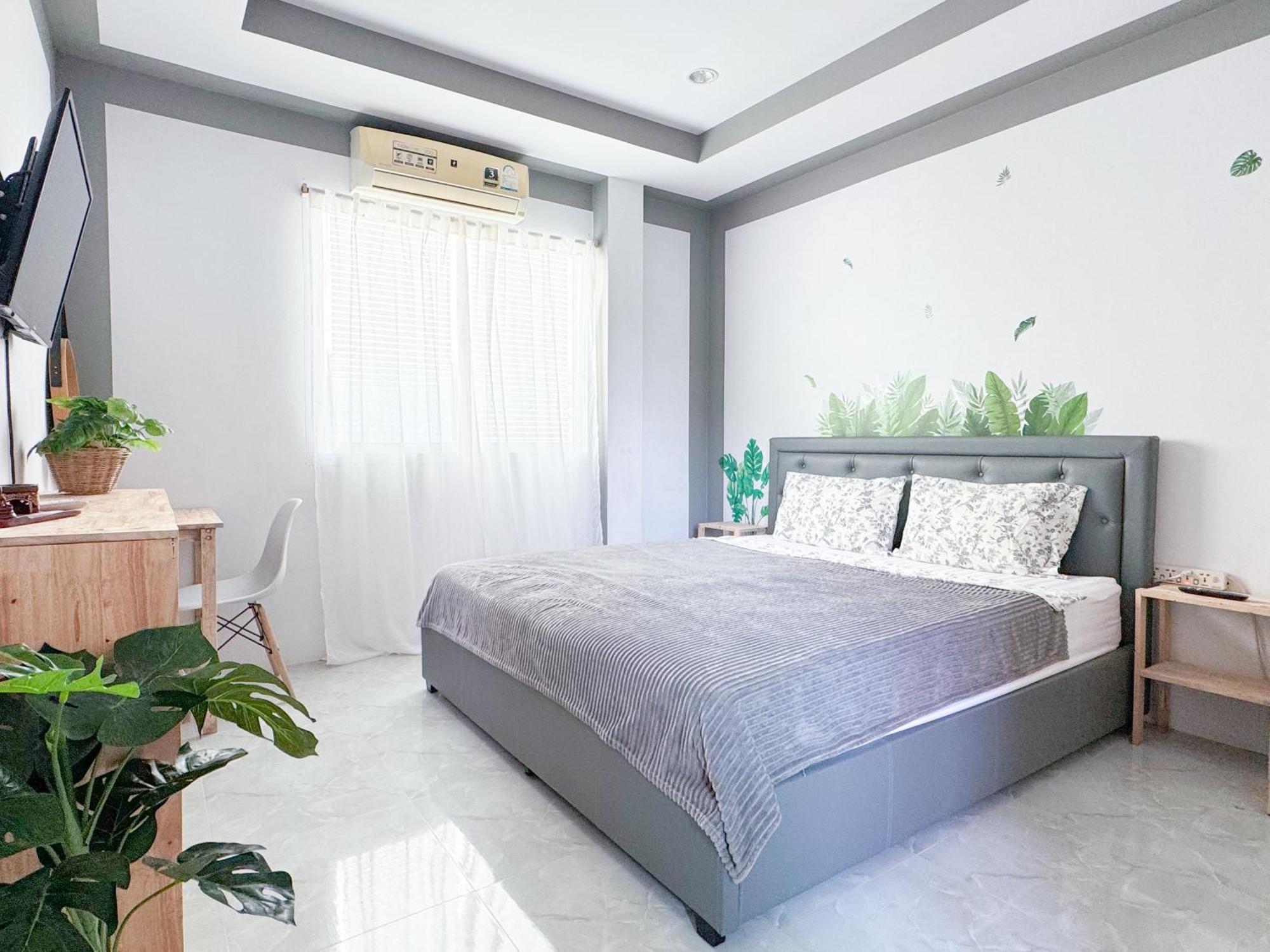 Sea Dreamer Beachfront Apartments Phuket Extérieur photo