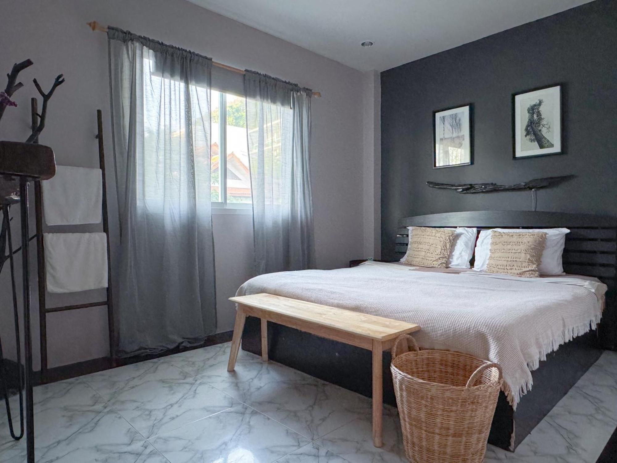 Sea Dreamer Beachfront Apartments Phuket Extérieur photo