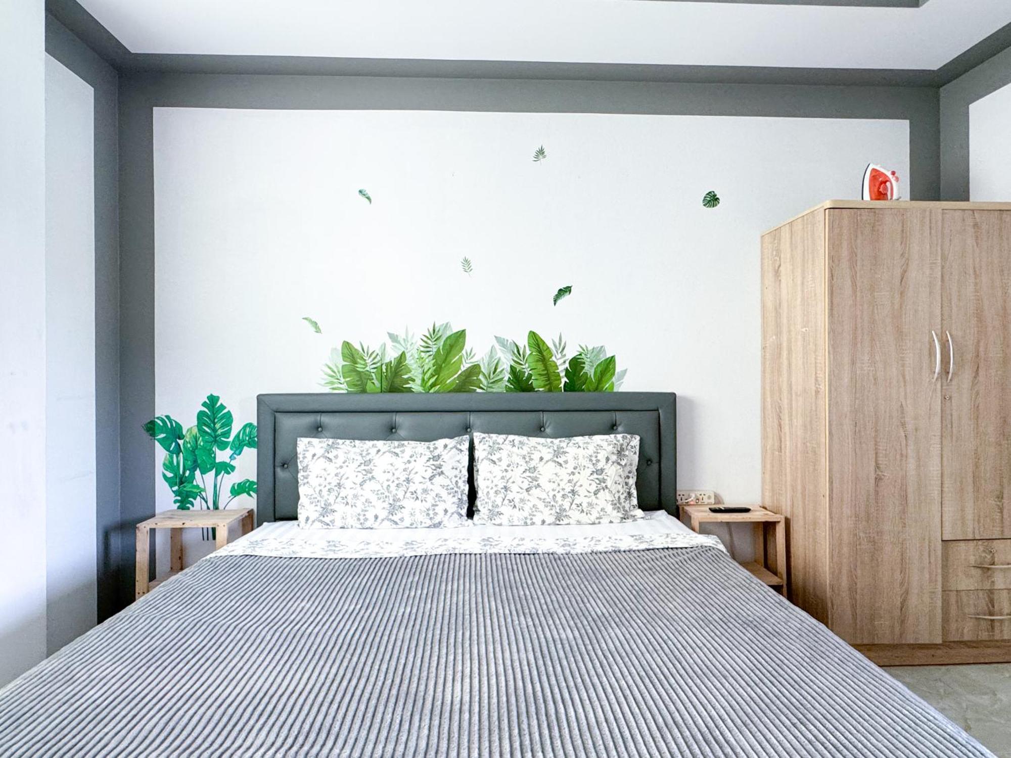 Sea Dreamer Beachfront Apartments Phuket Extérieur photo