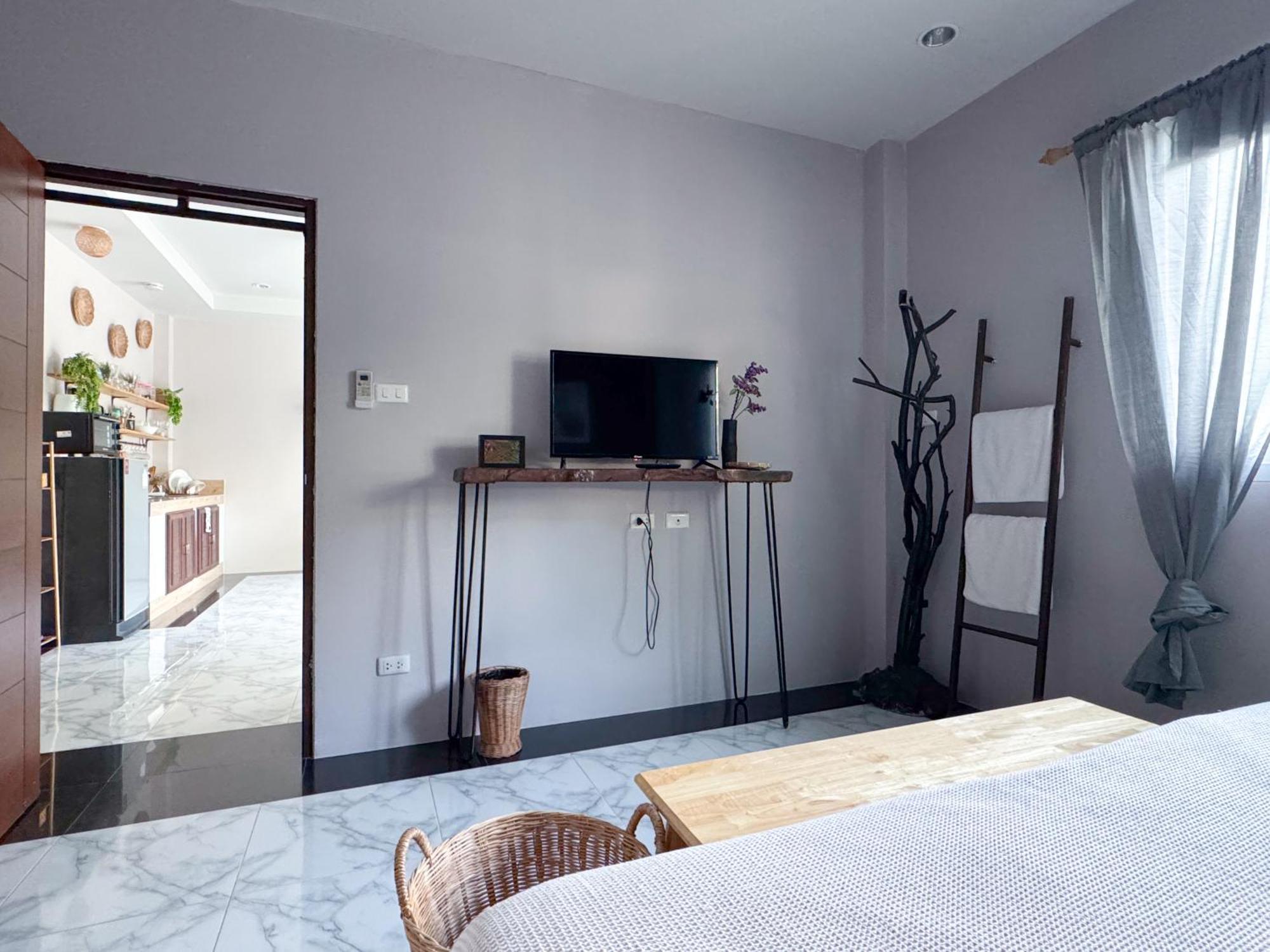 Sea Dreamer Beachfront Apartments Phuket Extérieur photo