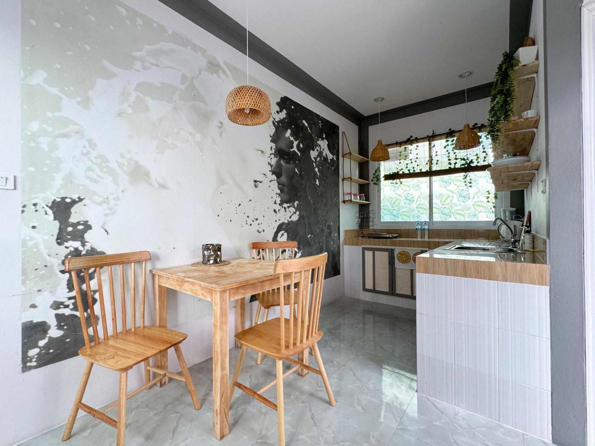 Sea Dreamer Beachfront Apartments Phuket Extérieur photo